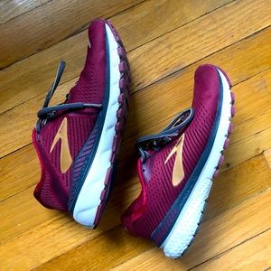 Brooks Adrenaline 20 - women’s sz 8B